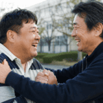 昔の同級生と再会するイメージ