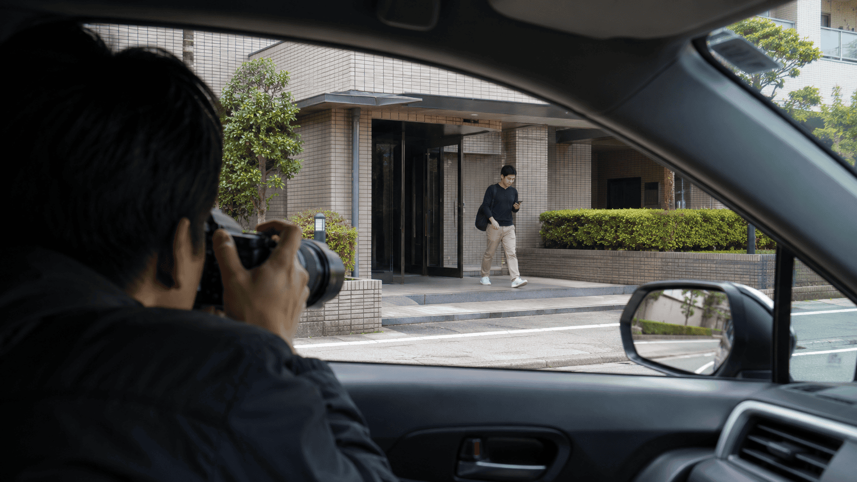 家賃滞納者の所在調査をする探偵調査員